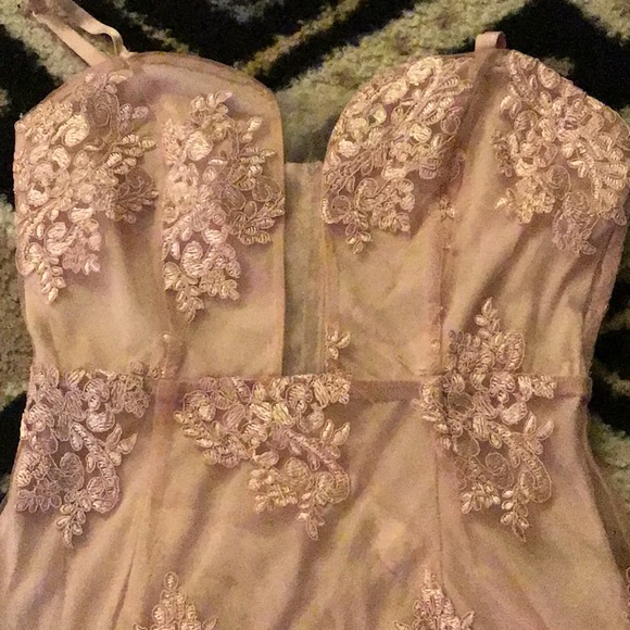 Mauve mini embroider pattern dress - Picture 3 of 6